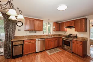 13 Jump Ln, Hudson, NH 03051 - Photo 8