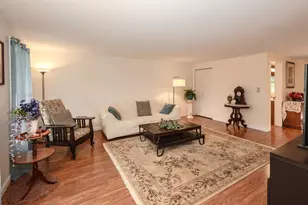 13 Jump Ln, Hudson, NH 03051 - Photo 4