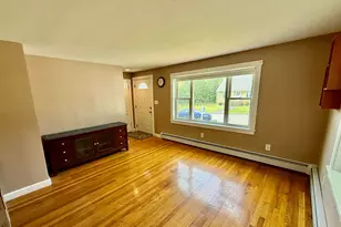 10 Vandette Ave, Dracut, MA 01826 - Photo 6