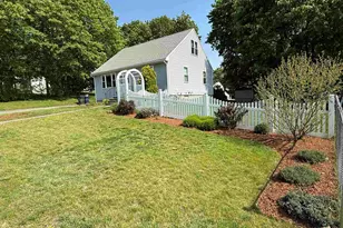 10 Vandette Ave, Dracut, MA 01826 - Photo 2