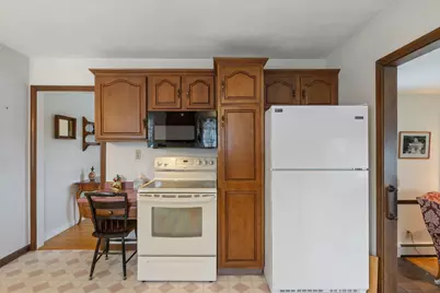 633 Fairfield Street, Manchester, NH 03104 - Photo 2