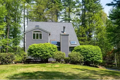 8 Seasons Lane, Londonderry, NH 03053 - Photo 4