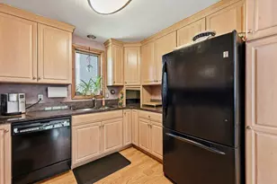 8 Seasons Ln, Londonderry, NH 03053 - Photo 10