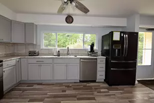 9 Wildwood Ave, Claremont, NH 03743 - Photo 14