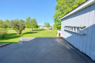 576 Hillside Ave, Berlin, NH 03570 - Photo 4