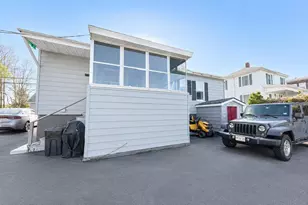 576 Hillside Ave, Berlin, NH 03570 - Photo 2