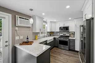 20 Olde Country Village, Londonderry, NH 03053 - Photo 6