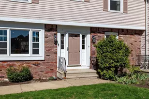 26 Pheasant Run Ln, Stratham, NH 03885 - Photo 2