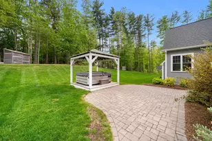 10 Lilac Ct, Bedford, NH 03110 - Photo 44