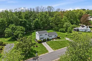 4 Scottsdale Rd, Atkinson, NH 03811 - Photo 2