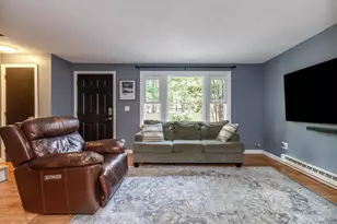 8 Midridge Cir, Londonderry, NH 03053 - Photo 16