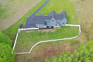 13 Stone Crk Dr, Brentwood, NH 03833 - Photo 2