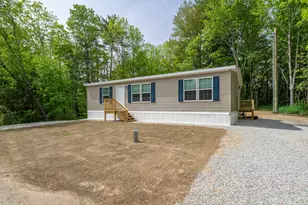 11 Hill St, Hillsboro, NH 03244 - Photo 1