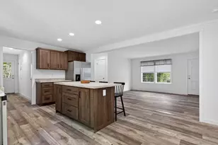 11 Hill St, Hillsboro, NH 03244 - Photo 10
