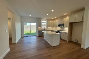 6C Dearborn Circle, Goffstown, NH 03045 - Photo 4