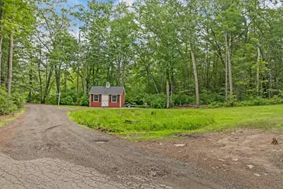 19 Whitneys Grove Road, Derry, NH 03038 - Photo 2