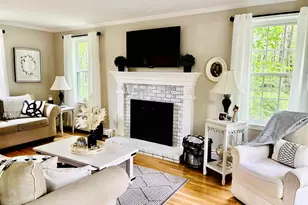 71 Wentworth Dr, Bedford, NH 03110 - Photo 2