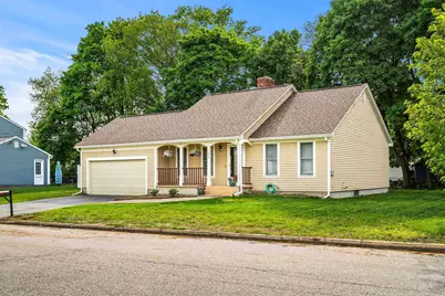 137 Wedgewood Lane, Manchester, NH 03109 - Photo 2
