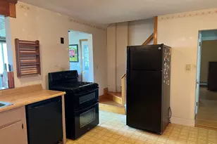 8 Hooker St, Nashua, NH 03064 - Photo 10