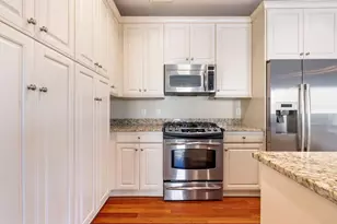 77 Hanover St, Portsmouth, NH 03801 - Photo 6