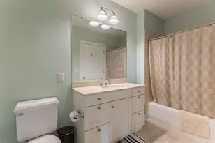 77 Hanover St, Portsmouth, NH 03801 - Photo 20