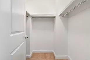 77 Hanover St, Portsmouth, NH 03801 - Photo 16