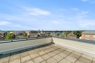 77 Hanover St, Portsmouth, NH 03801 - Photo 20
