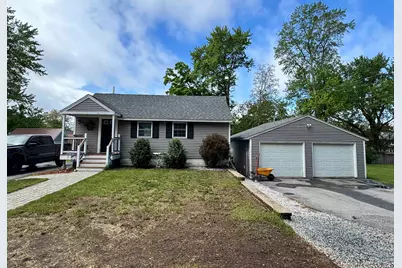 29 Lee Avenue, Manchester, NH 03109 - Photo 1