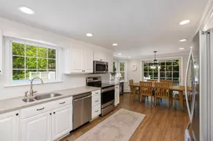 53 Sullivan Rd, Hudson, NH 03051 - Photo 14