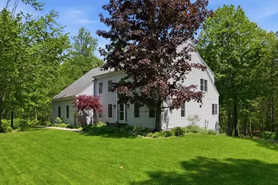 16 Hillsboro Circle, Milford, NH 03055 - Photo 2