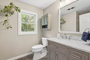 16 Hillsboro Cir, Milford, NH 03055 - Photo 20