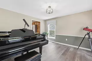 16 Hillsboro Cir, Milford, NH 03055 - Photo 12