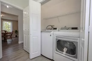 4 Gambia St, Hudson, NH 03051 - Photo 26
