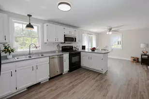 4 Gambia St, Hudson, NH 03051 - Photo 12