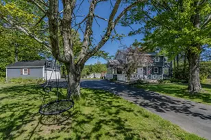 140 Mountain View Rd, Deerfield, NH 03037 - Photo 4