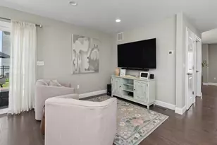 165 Shore Dr, Nashua, NH 03062 - Photo 14