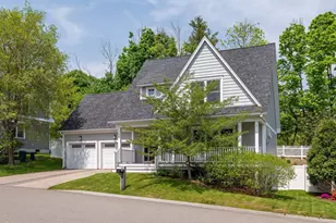28 Laurel Ct, Portsmouth, NH 03801 - Photo 2