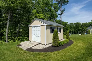 158 Standish Ln, Hudson, NH 03051 - Photo 52