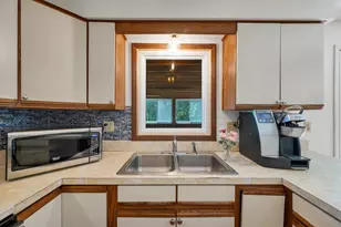 625 Coolidge Ave, Manchester, NH 03102 - Photo 16