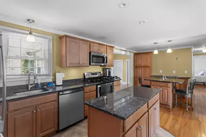 117 Brady Circle, Manchester, NH 03109 - Photo 4