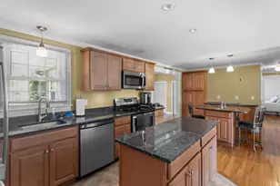 117 Brady Cir, Manchester, NH 03109 - Photo 4