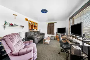 529 Portland St, Rochester, NH 03867 - Photo 2