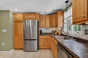 123 Brady Ave, Salem, NH 03079 - Photo 8