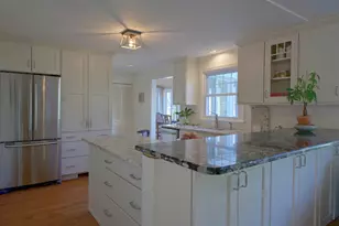 104 N Gate Rd, Manchester, NH 03104 - Photo 8