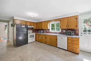23 Rustic Ln, Plaistow, NH 03865 - Photo 10