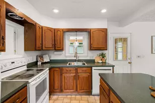 8 Maplewood Ave, Goffstown, NH 03045 - Photo 6