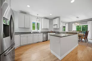 7 Stony Point Dr, Londonderry, NH 03053 - Photo 14