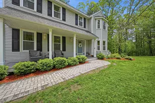 7 Stony Point Dr, Londonderry, NH 03053 - Photo 2