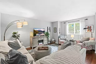 6 Standish Way, Amherst, NH 03031 - Photo 4