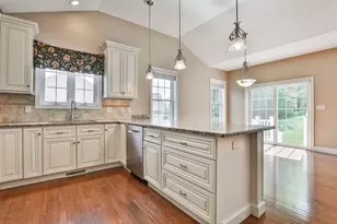9 Black Forest Cir, Londonderry, NH 03053 - Photo 10